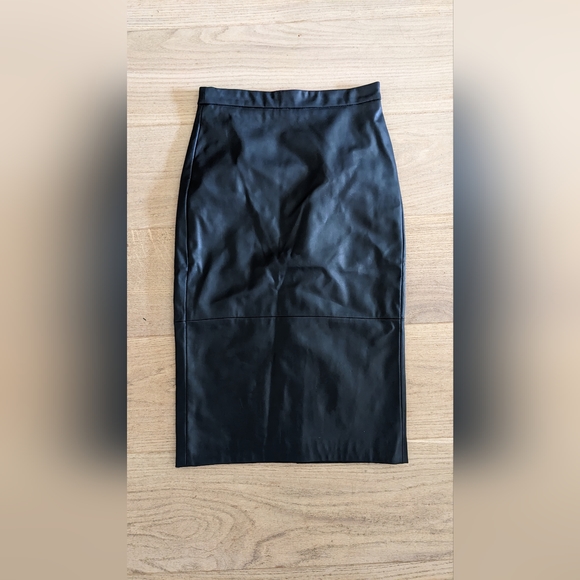 *Sale*RW&CO Faux Leather midi skirt. Size 2. - Picture 1 of 6